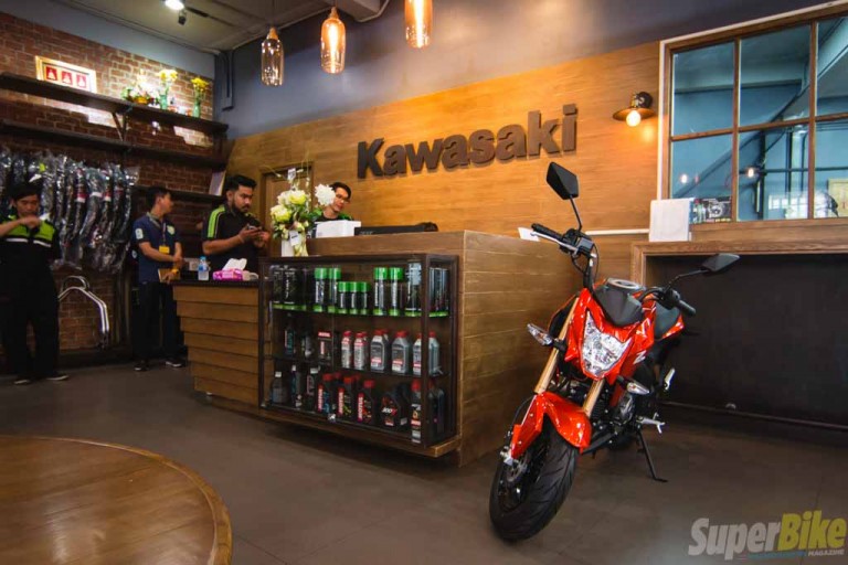 เปิดตัวโชว์รูม Kawasaki Motoaholic Ratchadamnoen