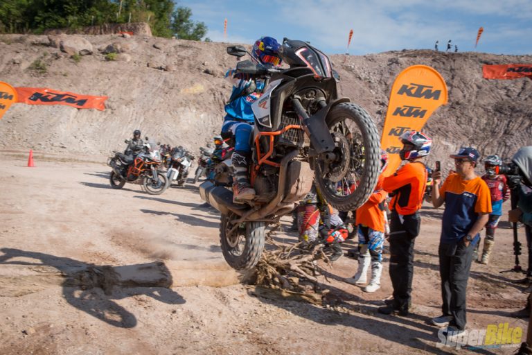 KTM Adventure Coaching Clinic ยกระดับการขับขี่ขึ้นอีกขั้นกับ Chris Birch