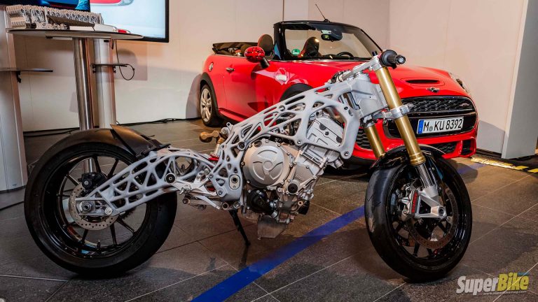 BMW โชว์เหนือทำเฟรม S1000RR ด้วยวิธี 3D Print