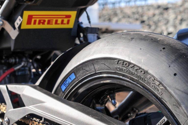 Pirelli Diablo Superbike ใหม่สำหรับรถแข่งไซส์เล็ก