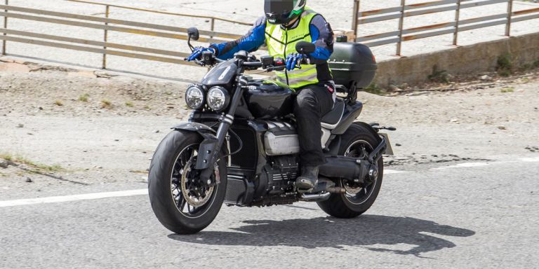 พบ Spy shot ของ Triumph Rocket 3!!