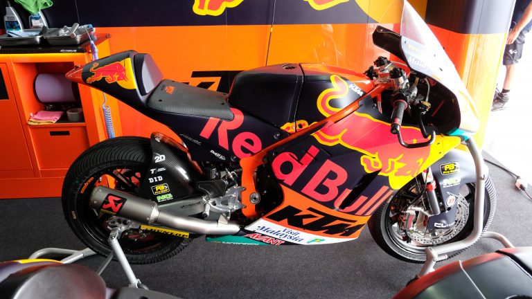 เยี่ยมชมโรงรถ Redbull KTM ทีมดังระดับโลก!!